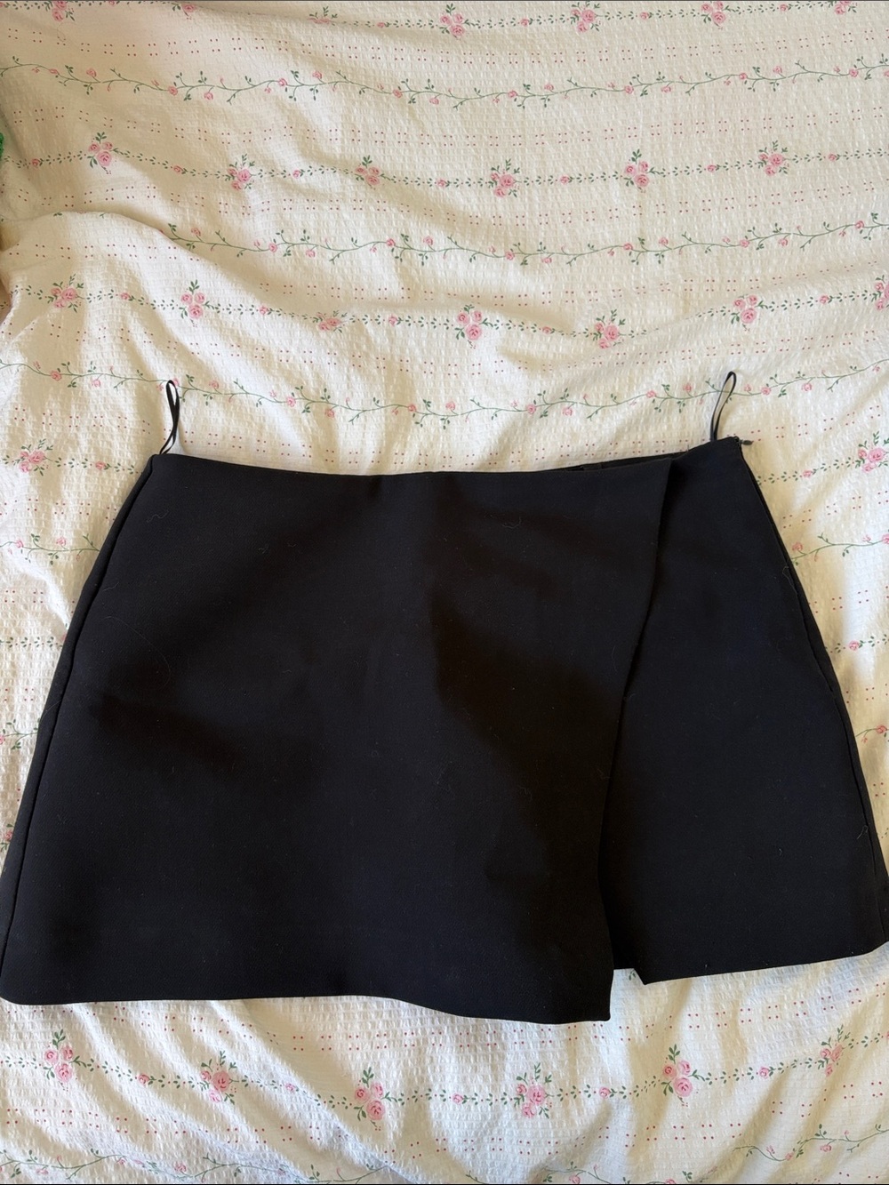 Black skort